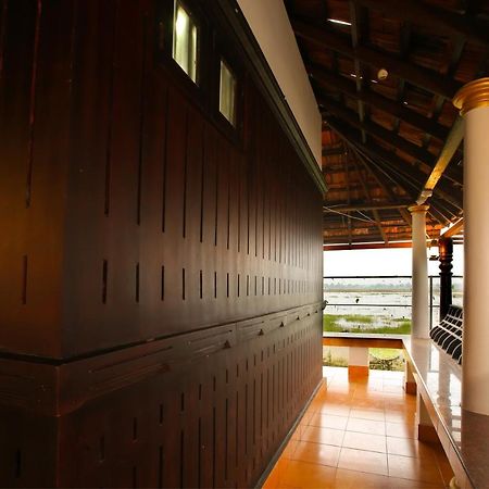 Palmy Lake Resort Alappuzha 外观 照片