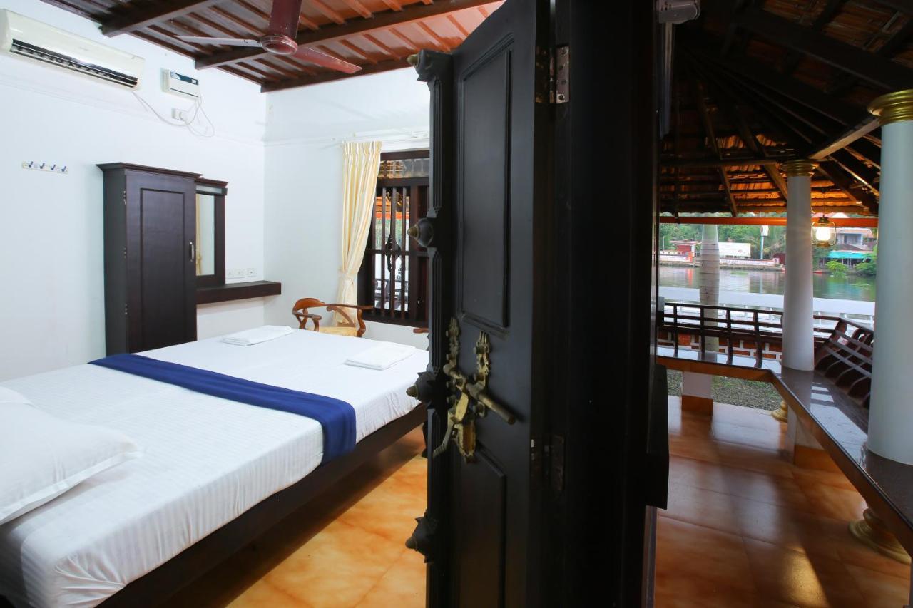 Palmy Lake Resort Alappuzha 外观 照片
